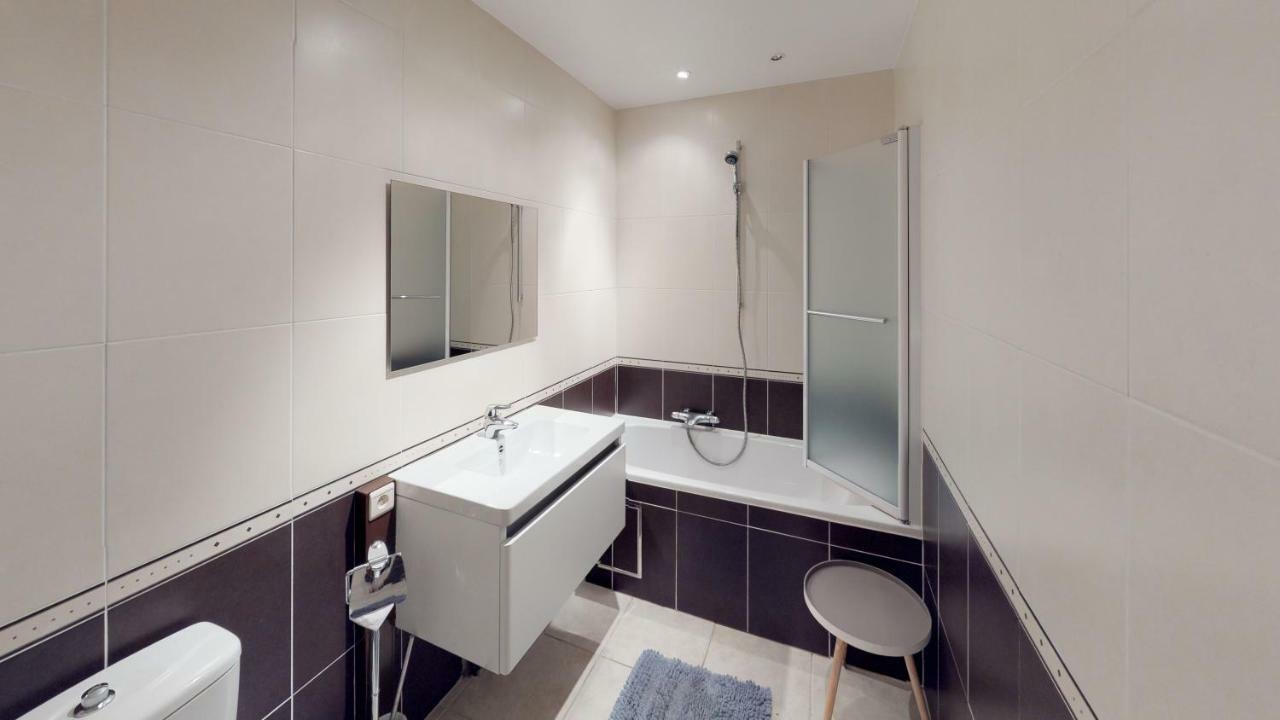 Deluxe With Shared Pool *